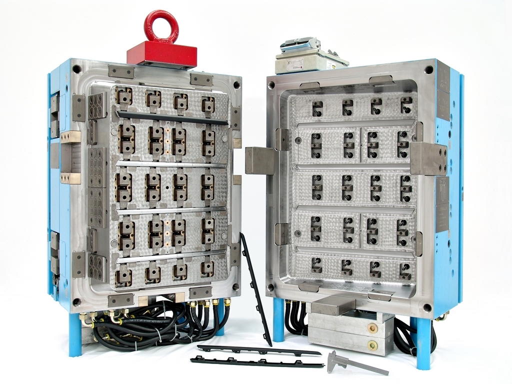 Precision mold 01