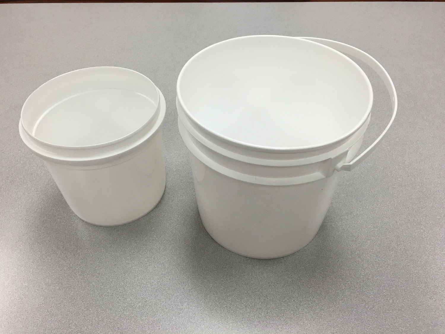 paint bucket mold 18