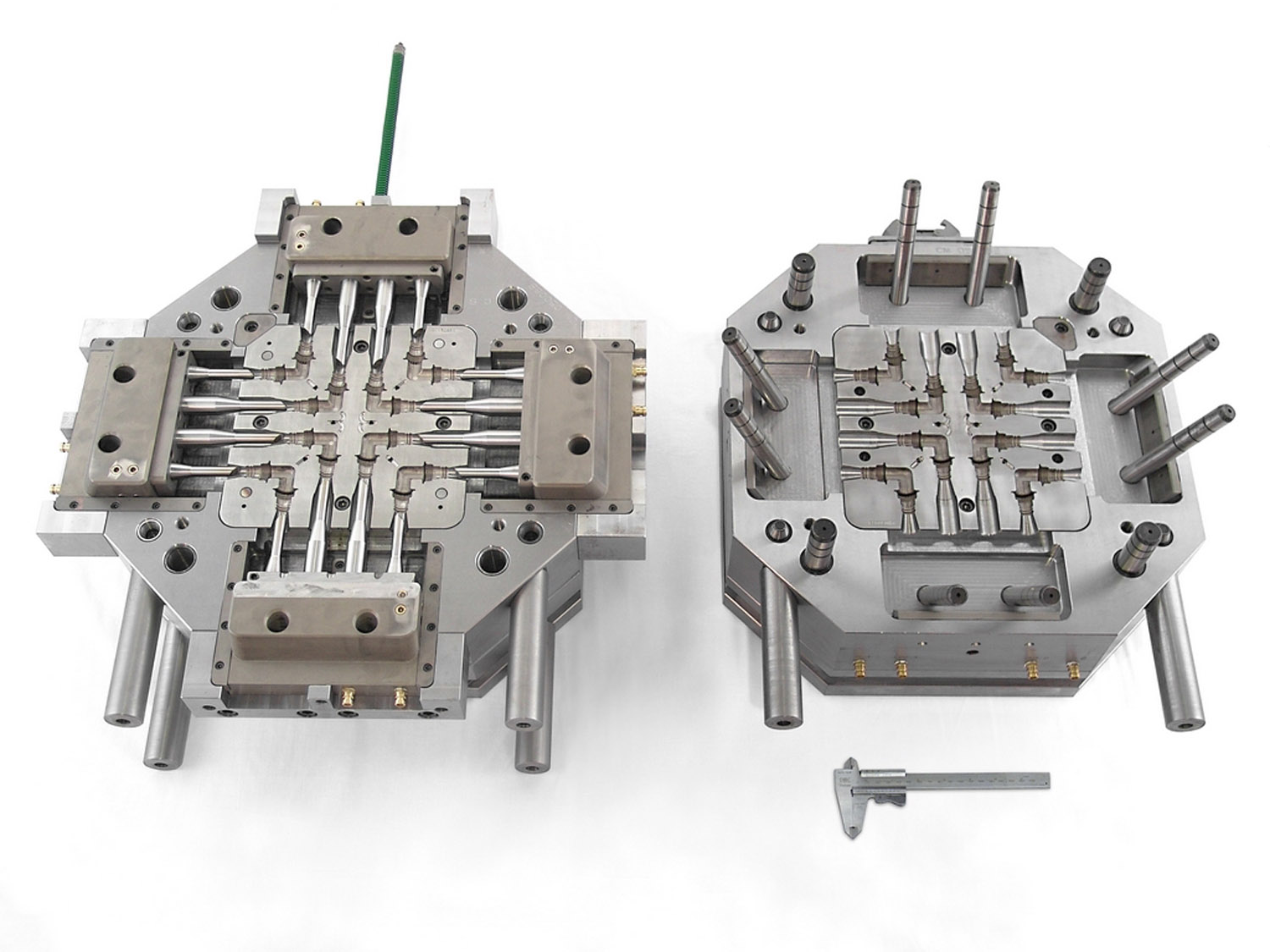 Pipe fitting mold 32
