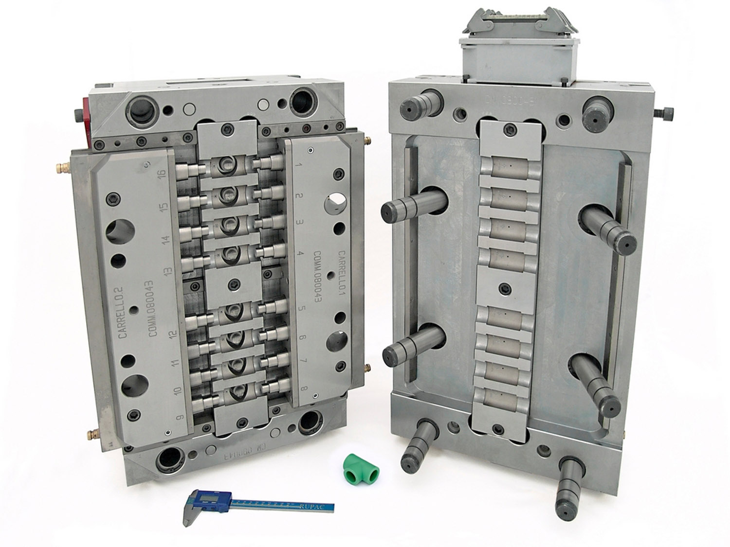 Pipe fitting mold 13
